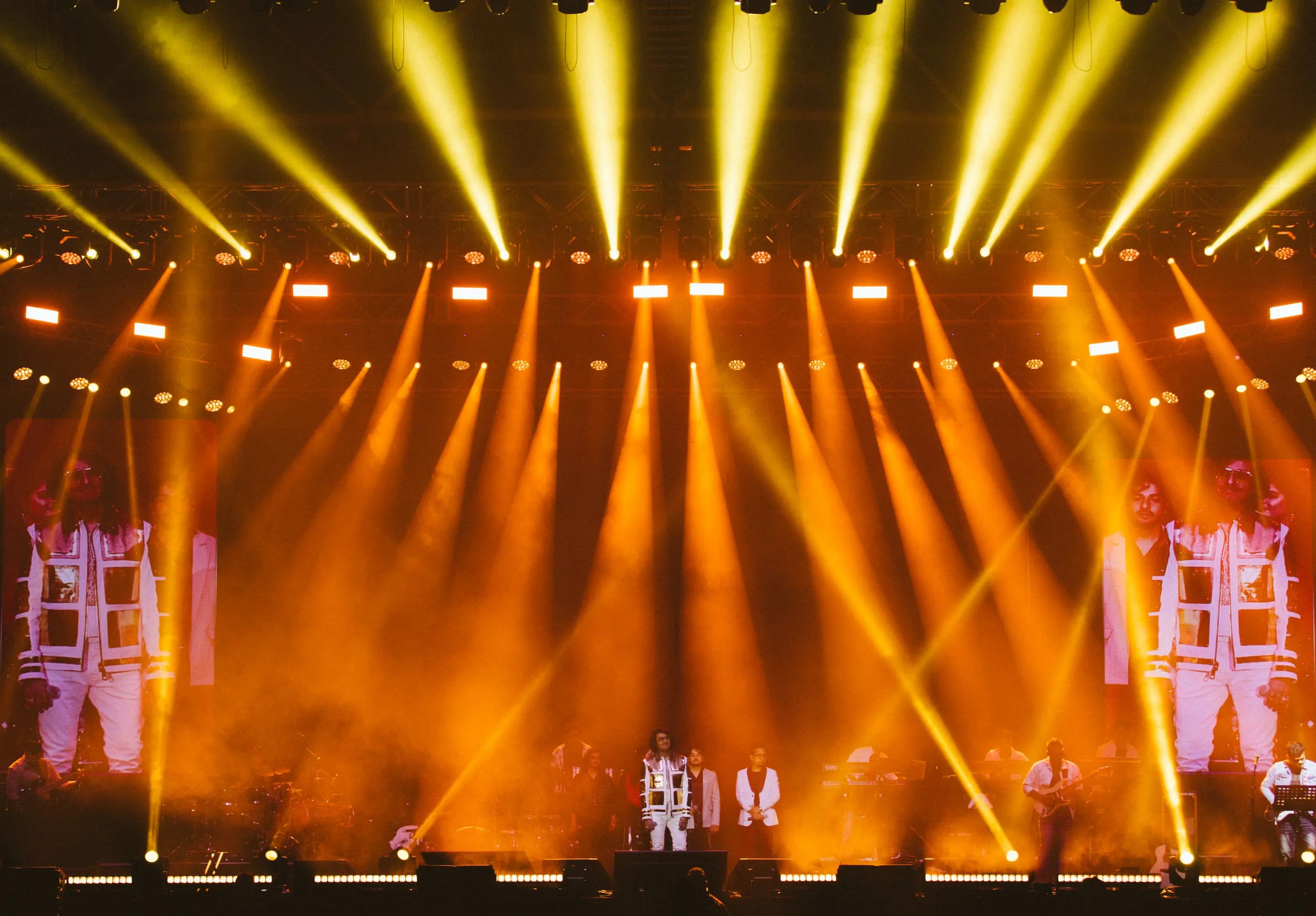 Sonu Nigam Performance